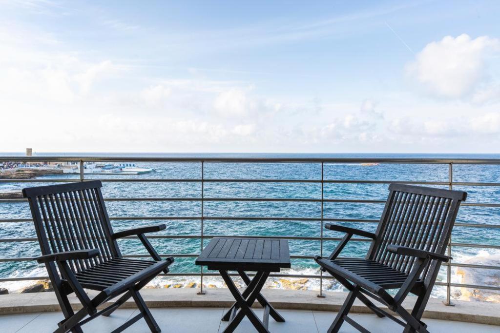 Lavish Seafront *